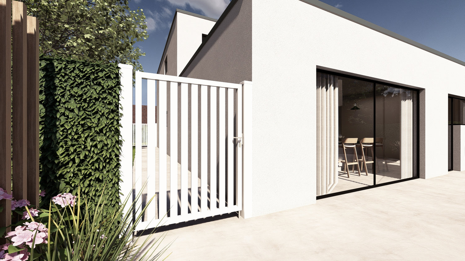 Linker zijaanzicht van open verticale Alzebra poort in reinwit aluminium aan moderne gevel