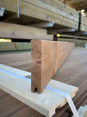  Planche de finition en bois résineux thermo-traité