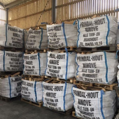 Goedkoop brandhout in 1m³ Big Bag – Handige zak met droog haardhout van eik en beuk, makkelijk te verplaatsen en op te slaan.